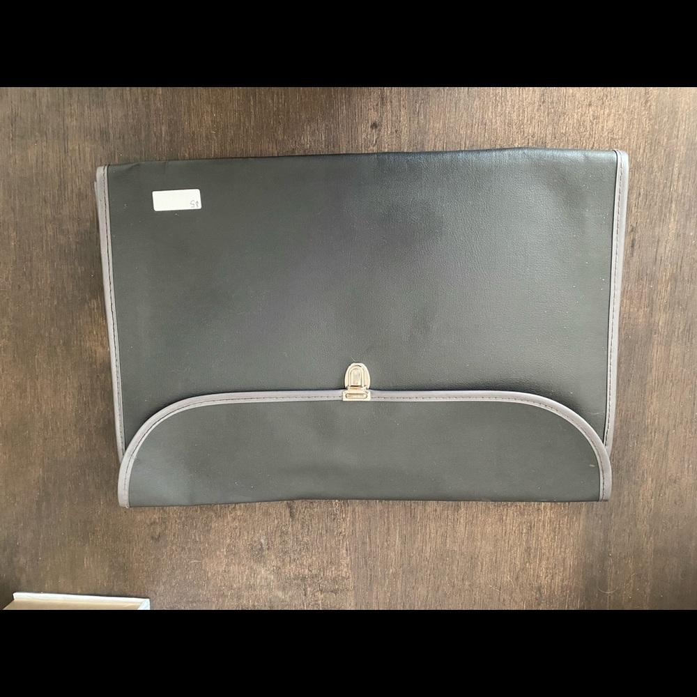 Vintage Homa trapper keeper